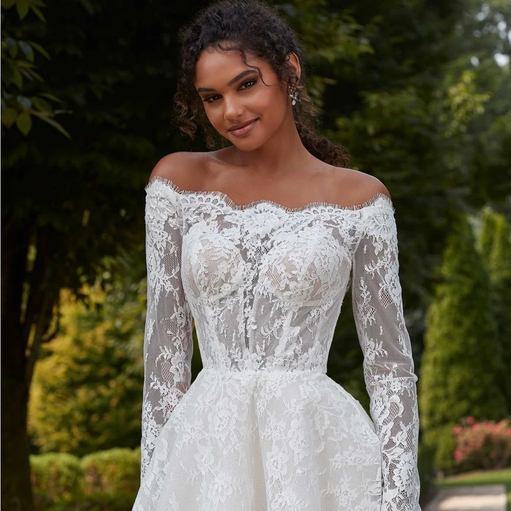 Mori Lee Penelope Off-Shoulder White Lace A Line/Ballgown Wedding dress Sleeves - Picture 2 of 9